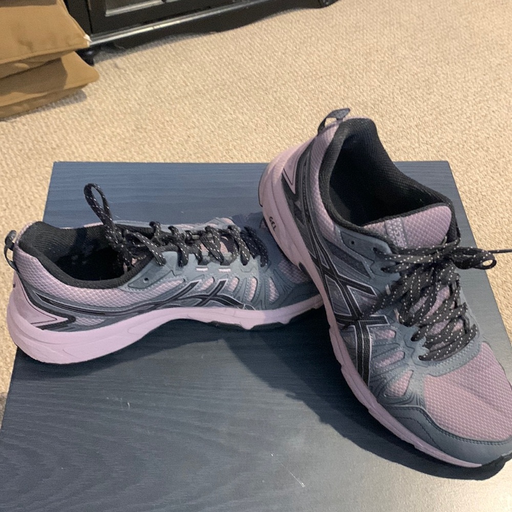 Womens asics tennis shoe size 10 1/2